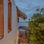 Islawa Soy Local - Isla Privada