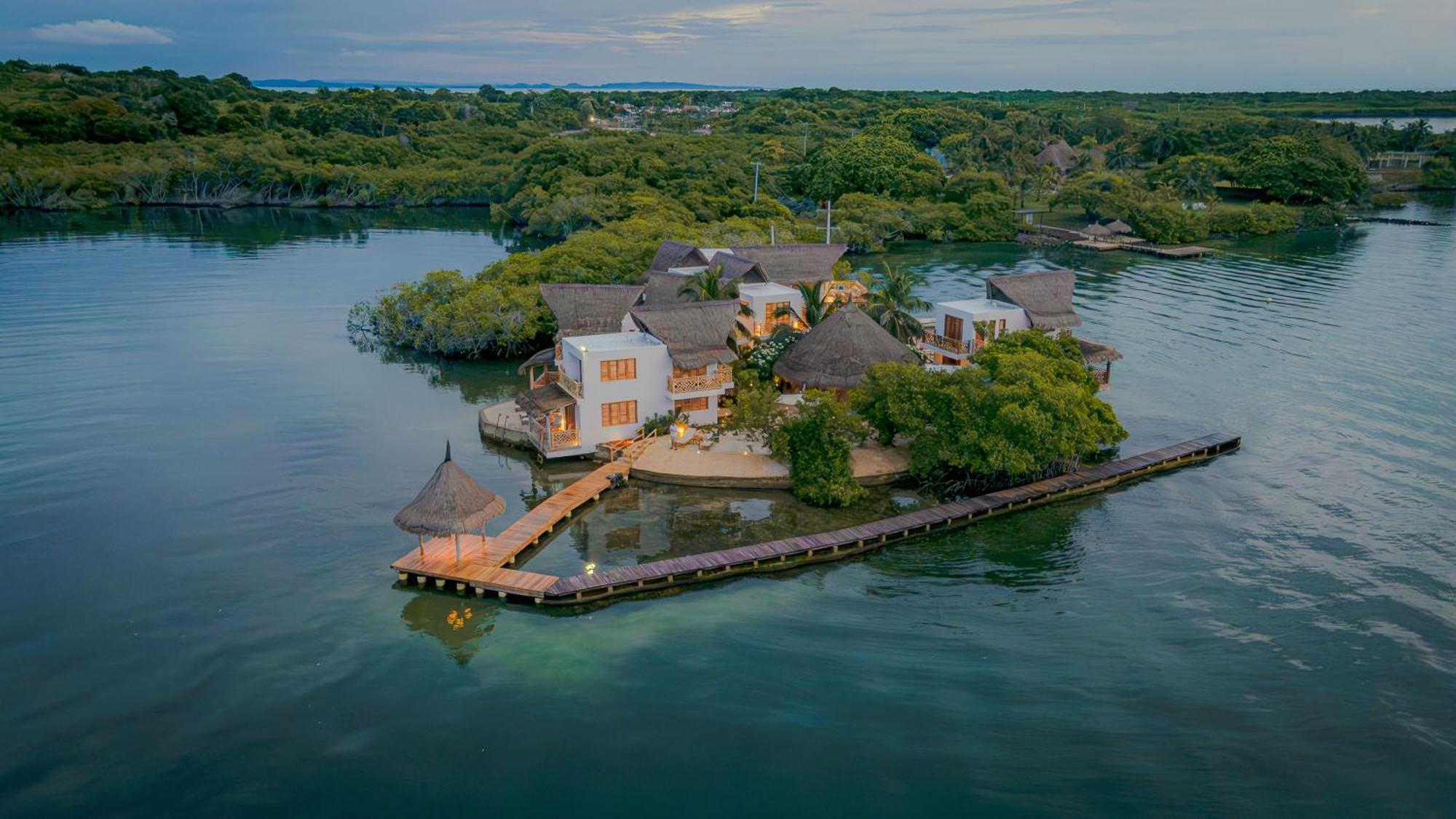 Islawa Soy Local - Isla Privada * Isla Barú